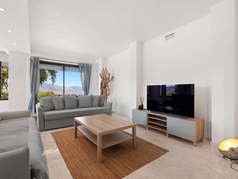 Apartment for Sale in La Mairena, Malaga 9