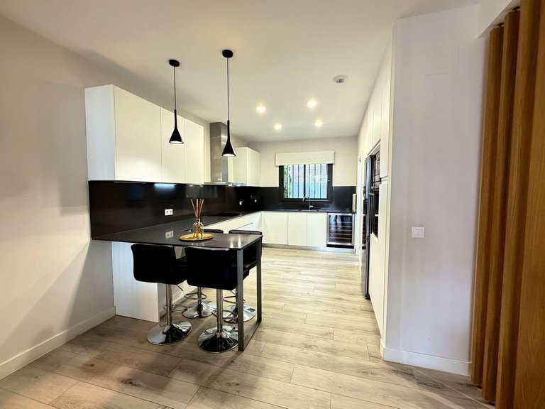 Villa for Sale in San Roque, Cadiz 16