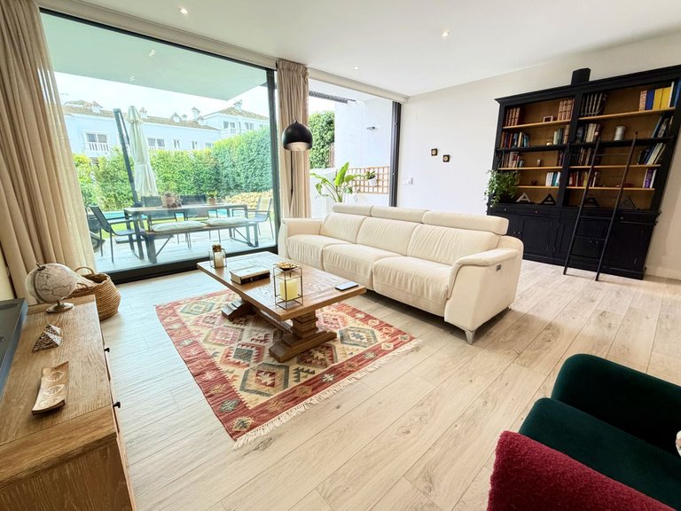 Villa for Sale in San Roque, Cadiz 4