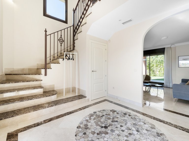 Villa for Sale in Estepona, Malaga 6