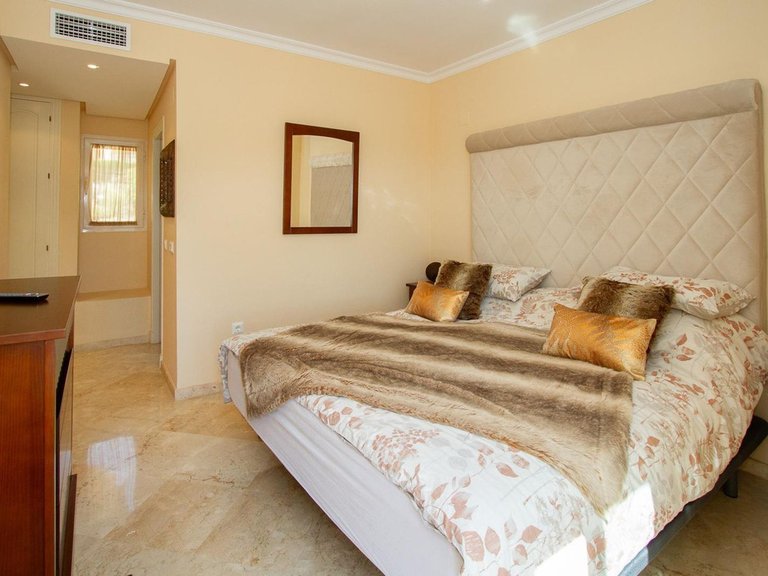 Apartment for Sale in La Mairena, Malaga 9