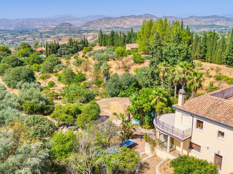 Villa for Sale in Alhaurín El Grande, Malaga 12