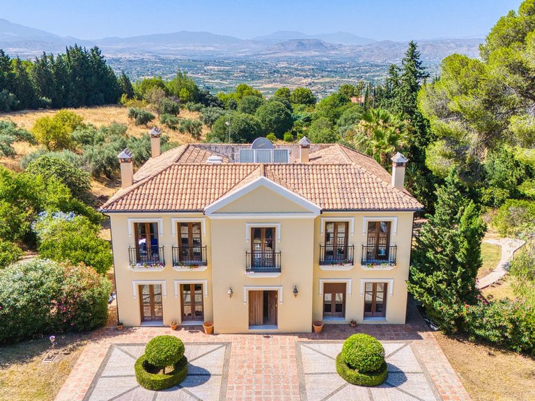 Villa for Sale in Alhaurín El Grande, Malaga 3