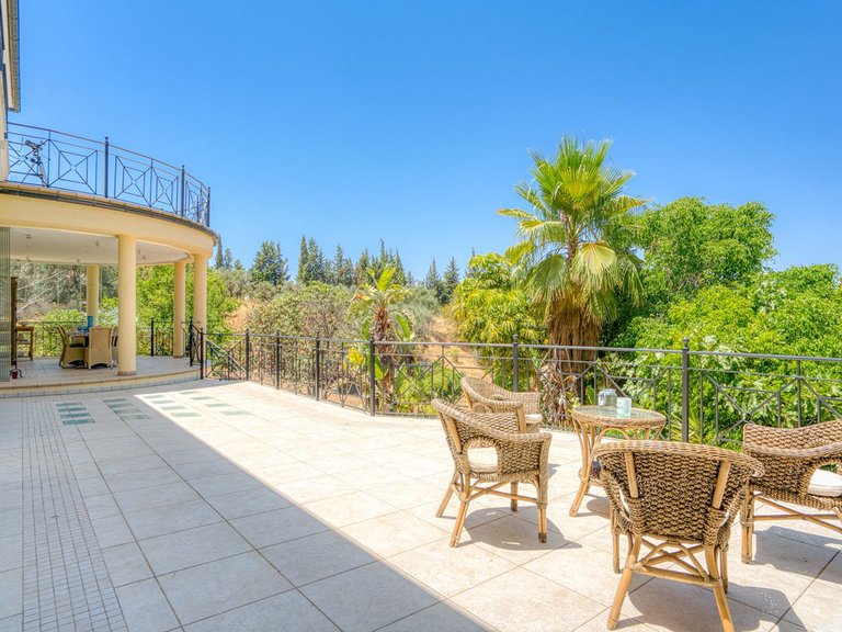 Villa for Sale in Alhaurín El Grande, Malaga 32