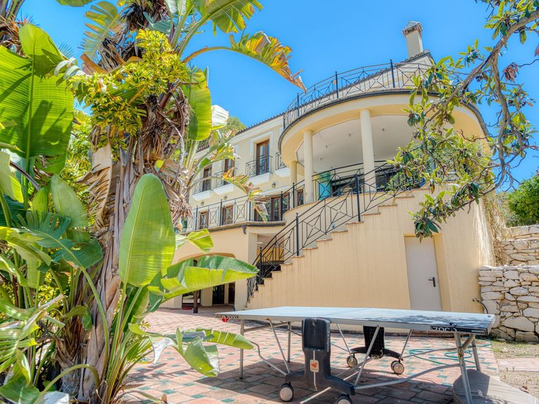 Villa for Sale in Alhaurín El Grande, Malaga 37
