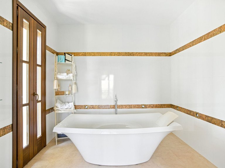 Villa for Sale in Alhaurín El Grande, Malaga 46