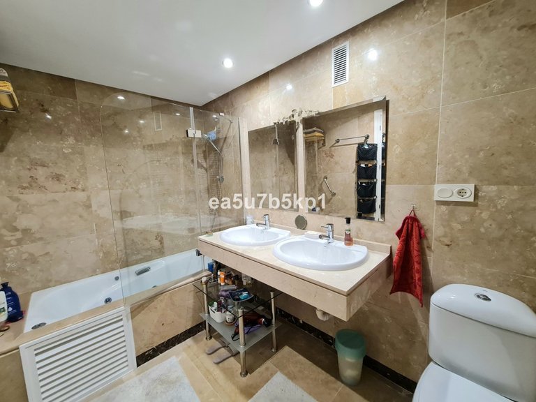 Apartment for Sale in La Duquesa, Malaga 17