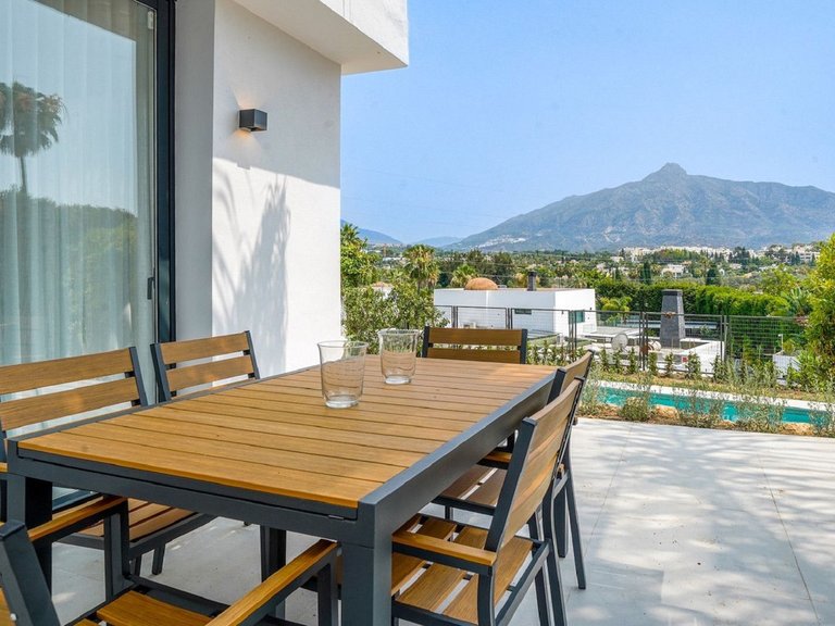 Villa for Sale in Nueva Andalucía, Malaga 22