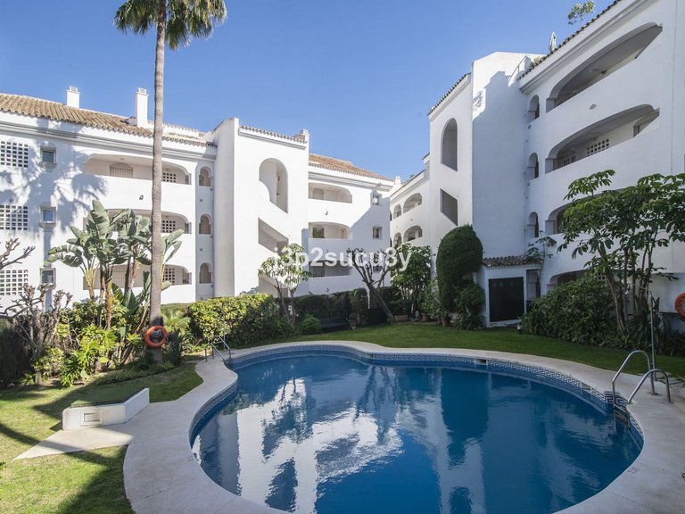 Apartment for Sale in Guadalmina Baja, Malaga 30