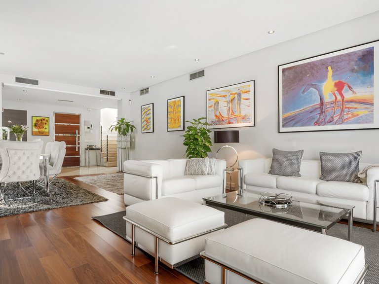Villa for Sale in Nueva Andalucía, Malaga 11