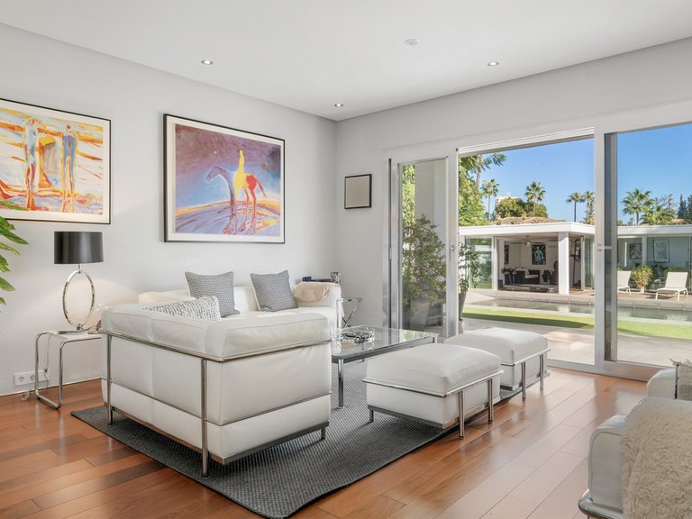 Villa for Sale in Nueva Andalucía, Malaga 12