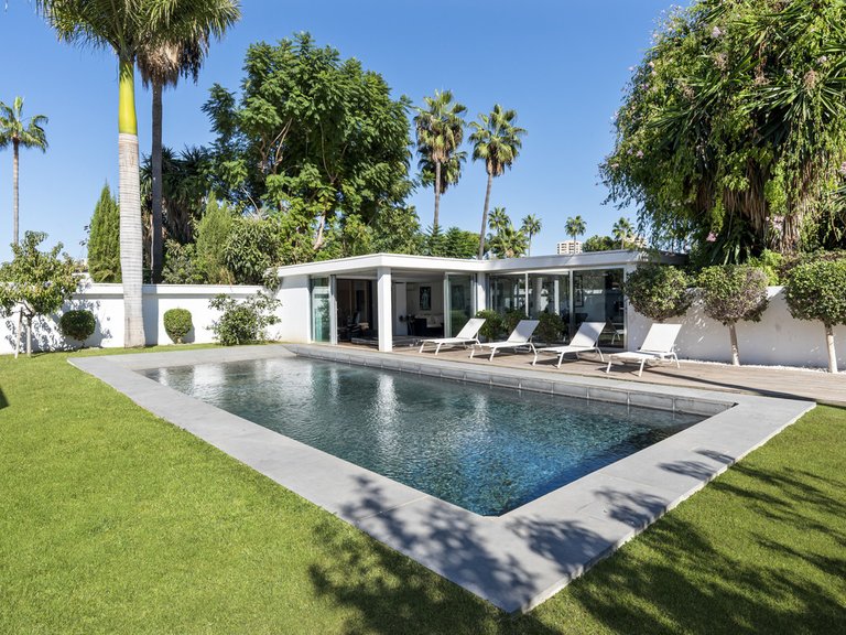 Villa for Sale in Nueva Andalucía, Malaga 24