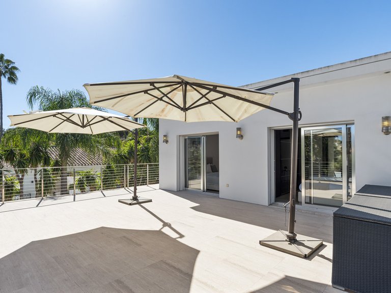 Villa for Sale in Nueva Andalucía, Malaga 31