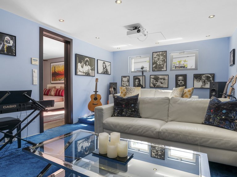 Villa for Sale in Nueva Andalucía, Malaga 41