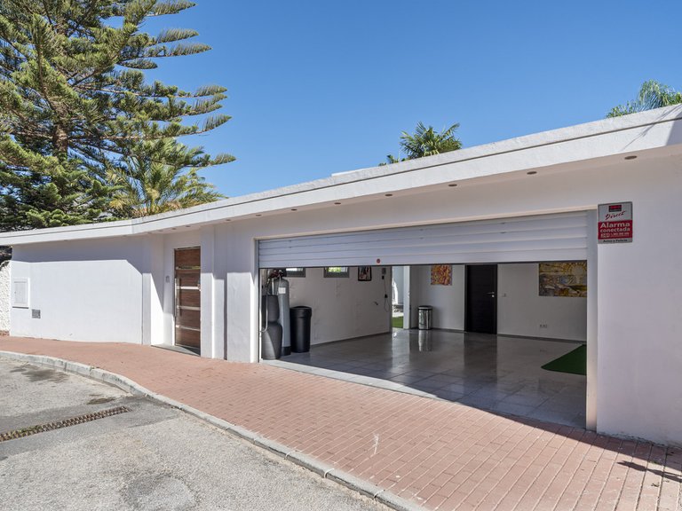 Villa for Sale in Nueva Andalucía, Malaga 44