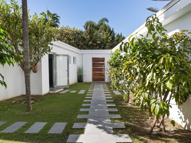 Villa for Sale in Nueva Andalucía, Malaga 45