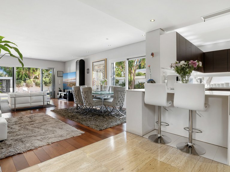 Villa for Sale in Nueva Andalucía, Malaga 9