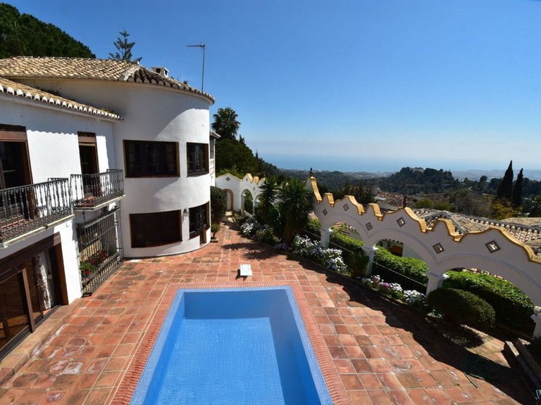 Villa for Sale in Mijas, Malaga 1