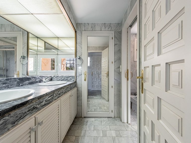 Apartment for Sale in Marbella, Malaga 13
