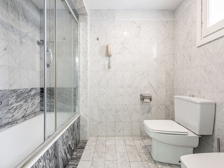 Apartment for Sale in Marbella, Malaga 17