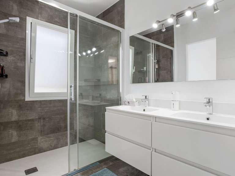 Villa for Sale in Estepona, Malaga 6