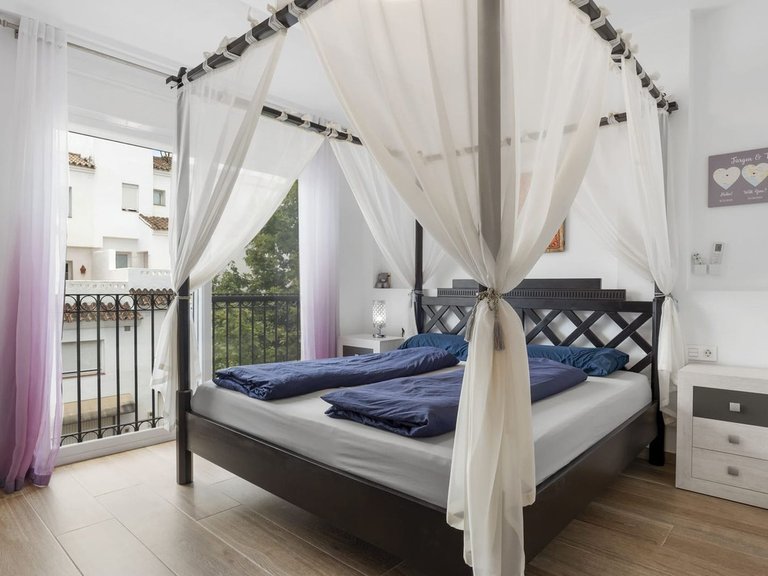 Villa for Sale in Estepona, Malaga 8