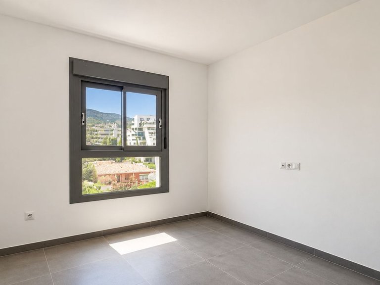 Apartment for Sale in Benalmadena Costa, Malaga 10