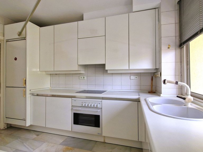 Apartment for Sale in Marbella, Malaga 12