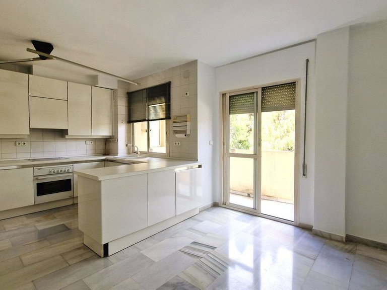 Apartment for Sale in Marbella, Malaga 15