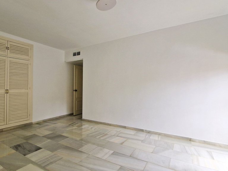 Apartment for Sale in Marbella, Malaga 28