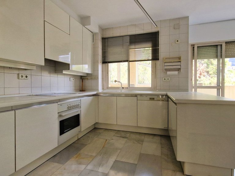 Apartment for Sale in Marbella, Malaga 9