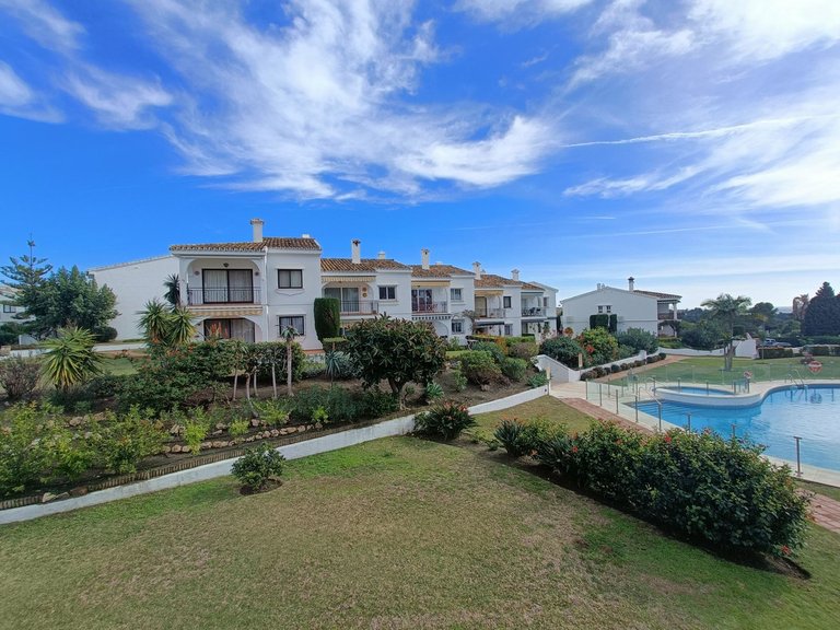 Apartment for Sale in El Paraiso, Malaga 4