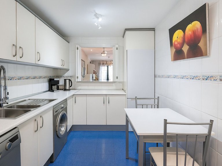 Apartment for Sale in New Golden Mile, Malaga 10