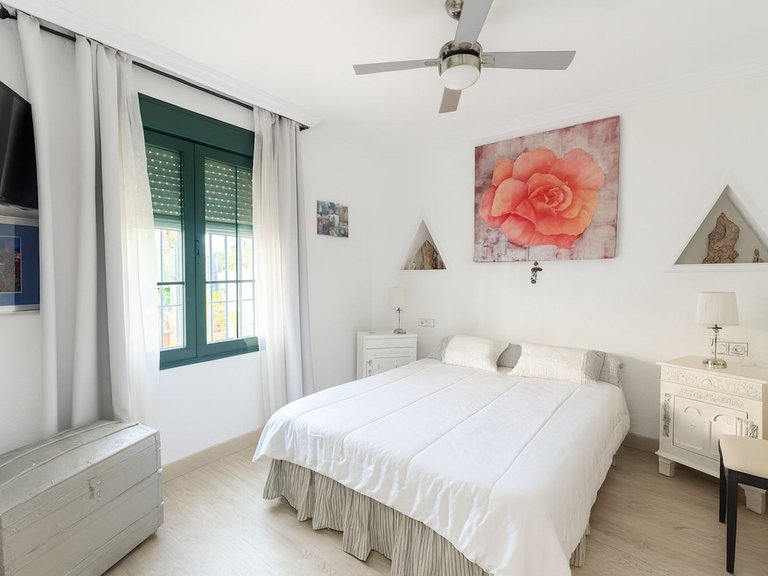 Apartment for Sale in New Golden Mile, Malaga 16