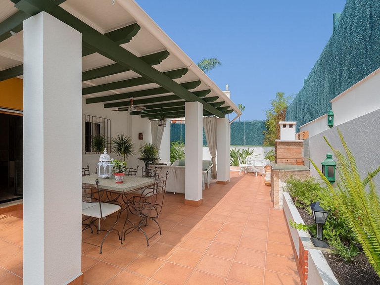 Apartment for Sale in New Golden Mile, Malaga 20