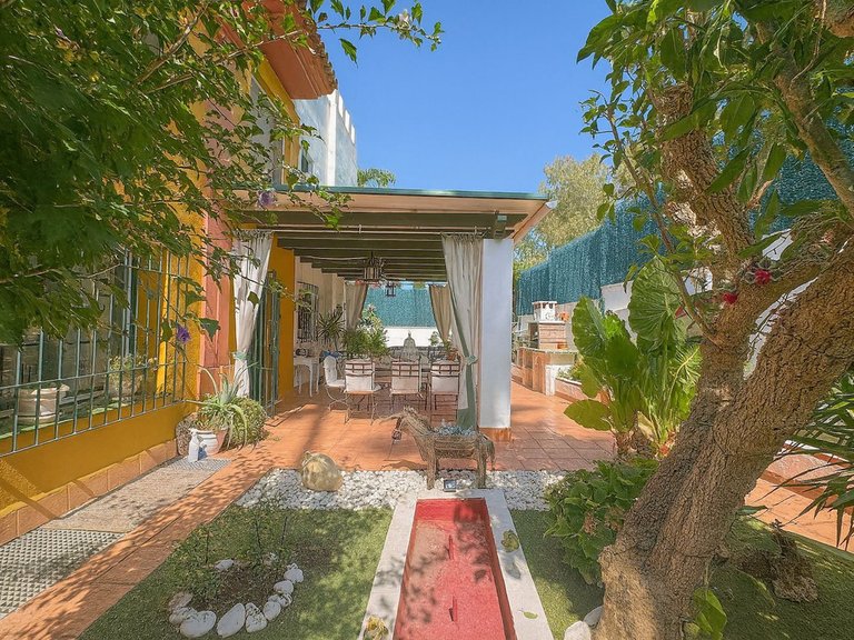 Apartment for Sale in New Golden Mile, Malaga 26