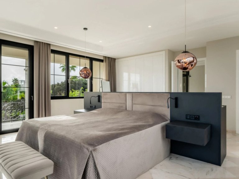 Villa for Sale in Nueva Andalucía, Malaga 20