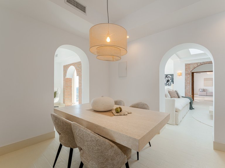 Villa for Sale in El Madroñal, Malaga 11