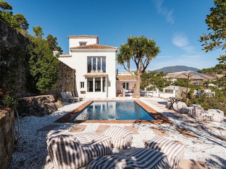 Villa for Sale in El Madroñal, Malaga 18