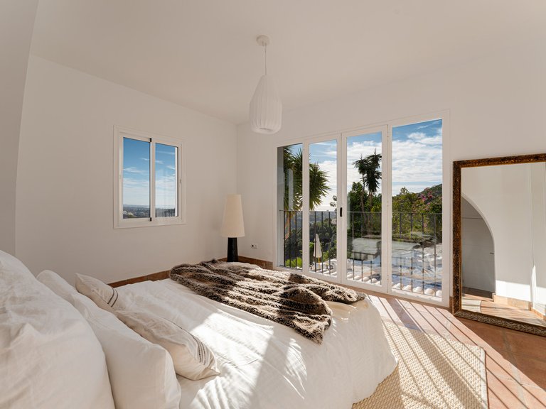 Villa for Sale in El Madroñal, Malaga 20