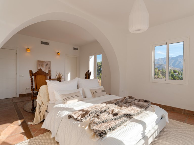 Villa for Sale in El Madroñal, Malaga 21