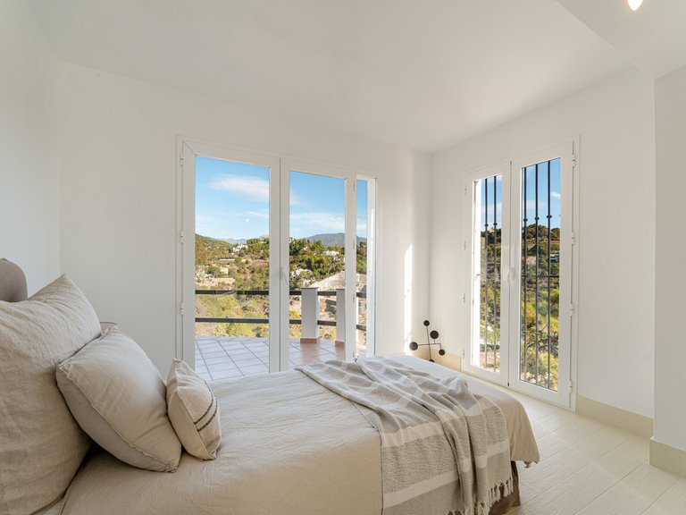 Villa for Sale in El Madroñal, Malaga 24