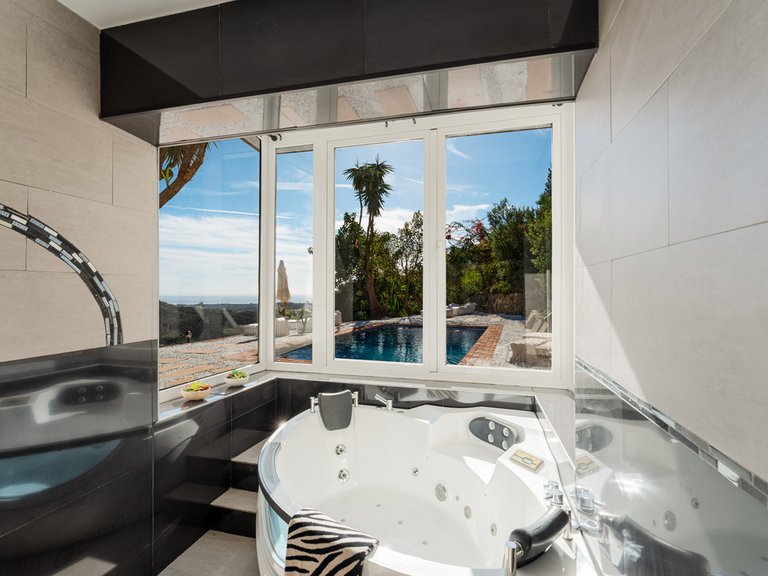 Villa for Sale in El Madroñal, Malaga 25