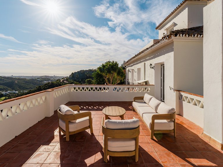 Villa for Sale in El Madroñal, Malaga 30