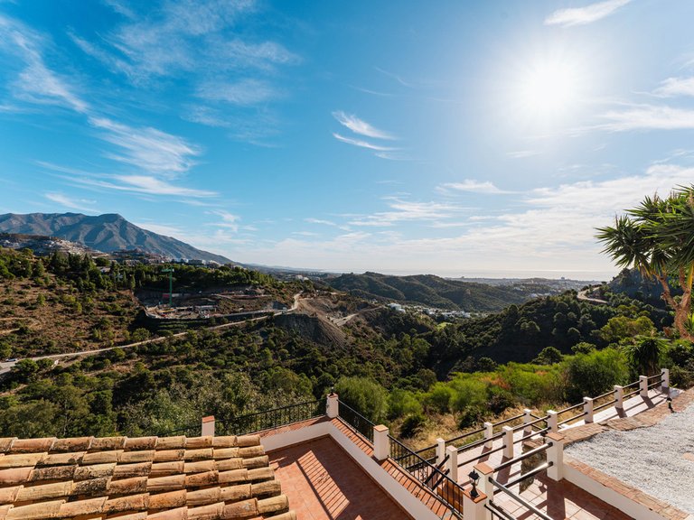 Villa for Sale in El Madroñal, Malaga 38