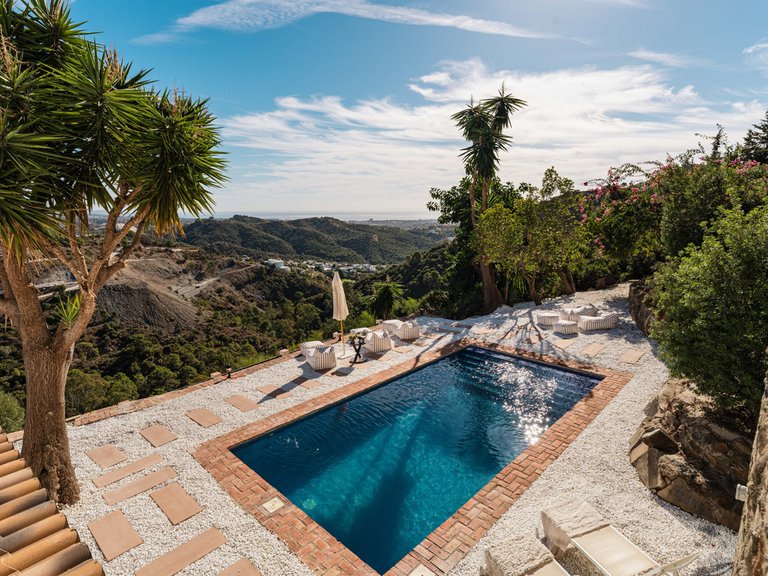 Villa for Sale in El Madroñal, Malaga 42