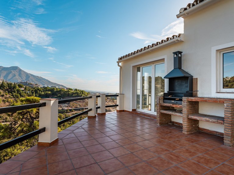 Villa for Sale in El Madroñal, Malaga 49