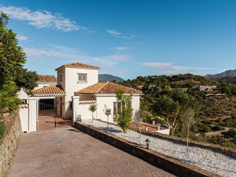 Villa for Sale in El Madroñal, Malaga 52