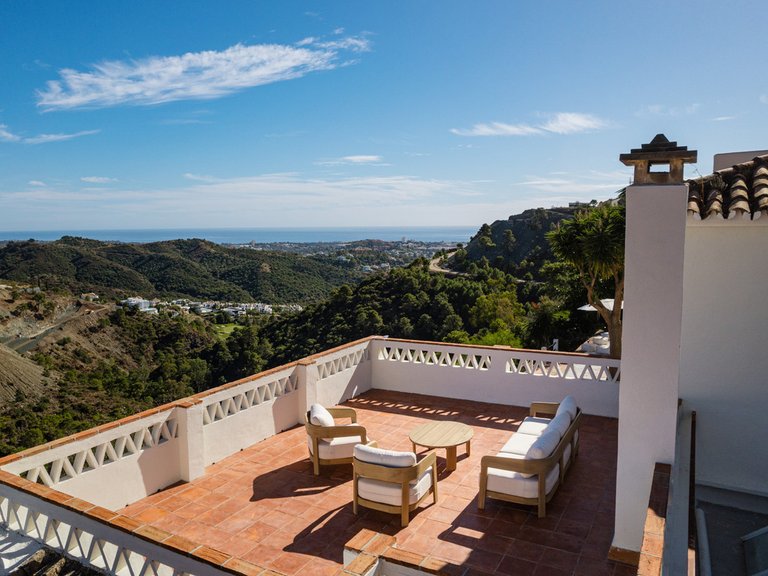 Villa for Sale in El Madroñal, Malaga 54