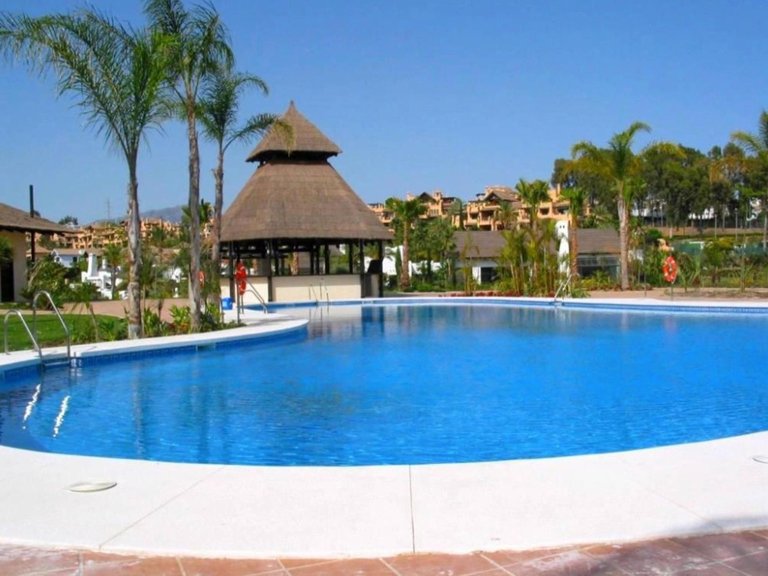 Apartment for Sale in New Golden Mile, Malaga 1
